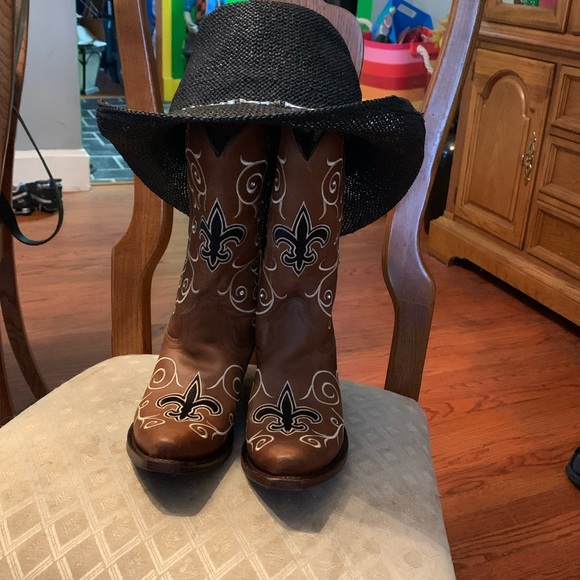Emery Rose Shoes | Womens Emery Rose Cowboy Boots | Color: Tan | Size: 7 | Mariacovarru681's Closet